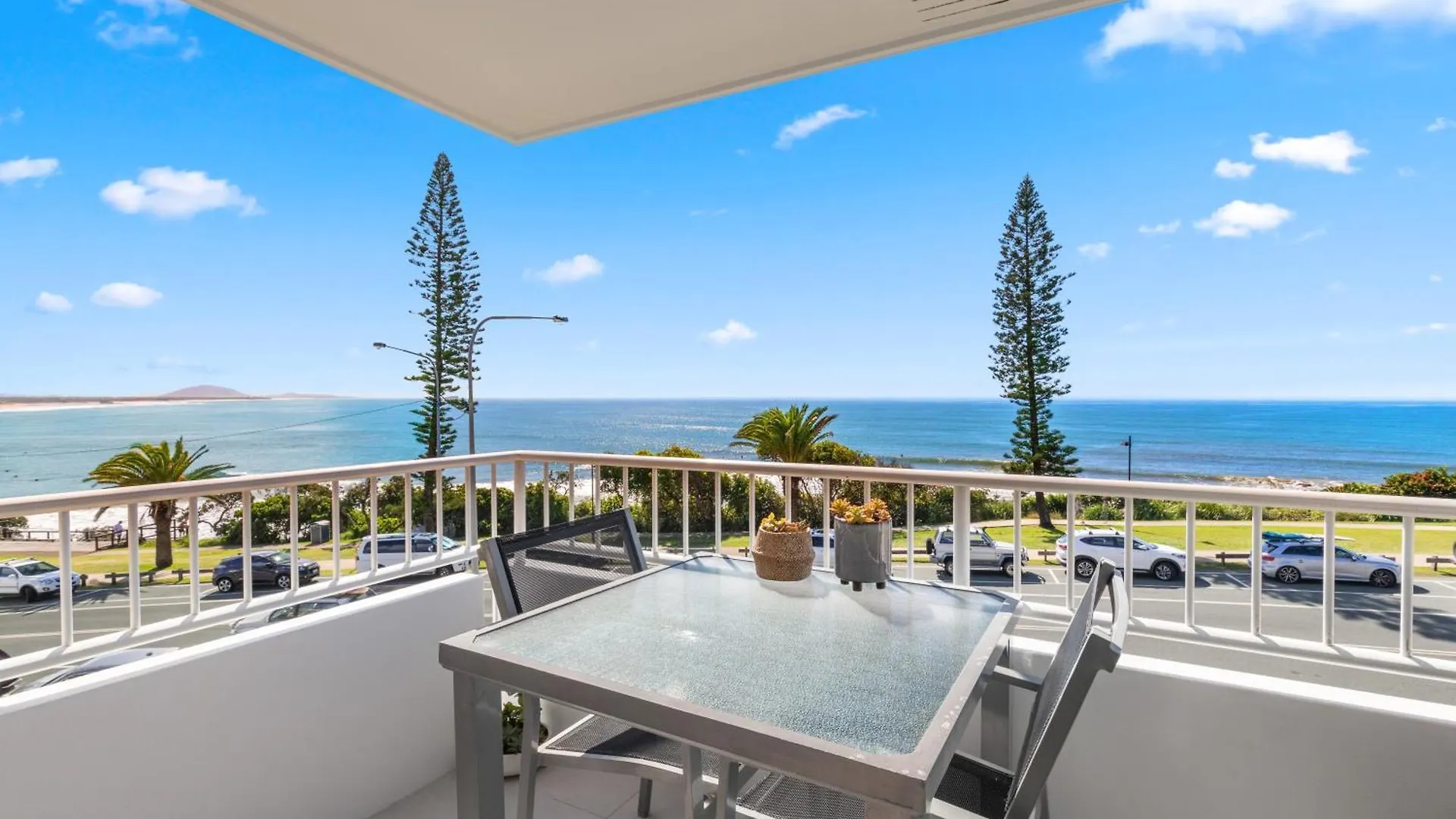 Newly Renovated Beach Front Unit. Views To Die For! Alexandra Headland