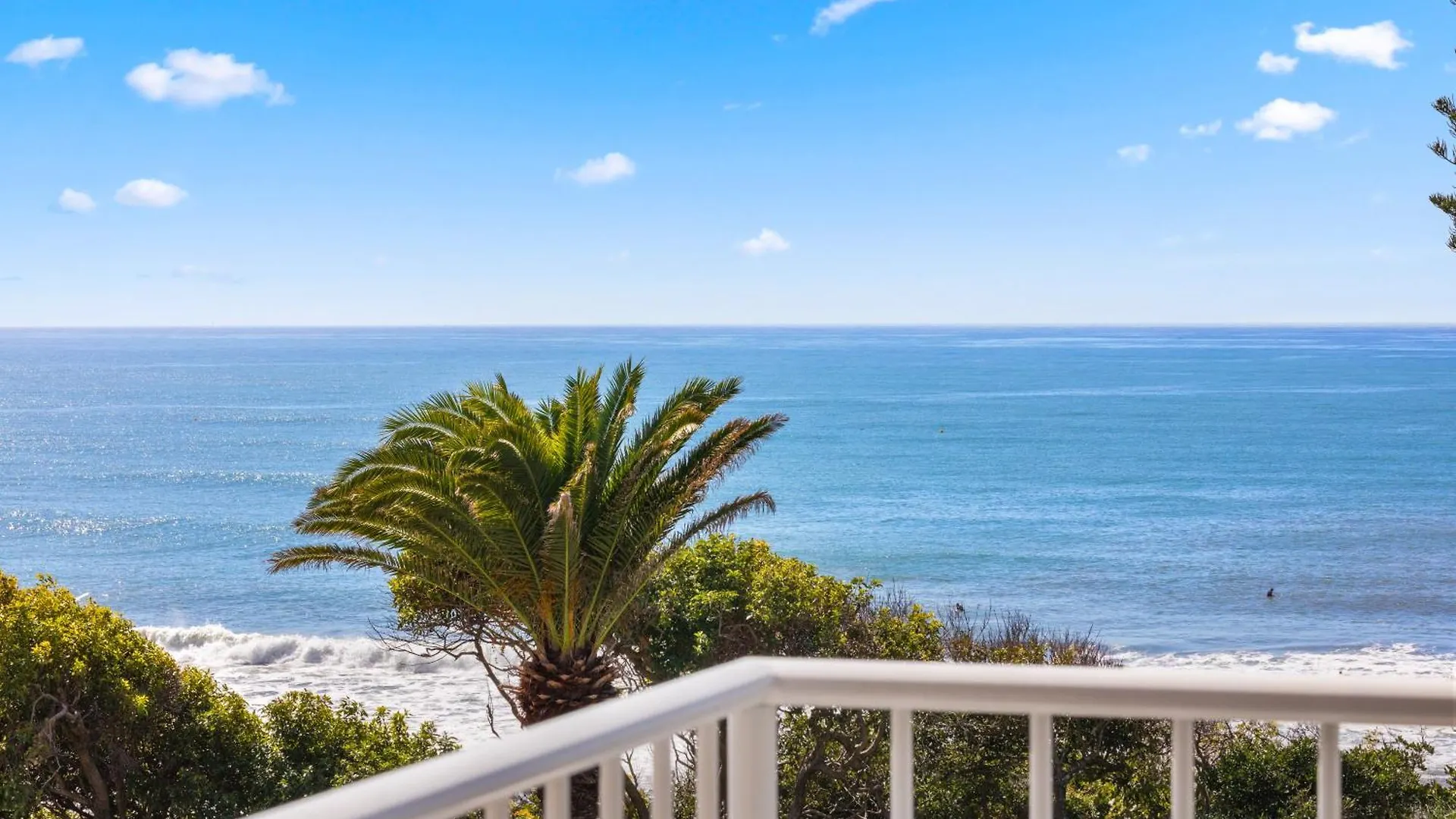 Newly Renovated Beach Front Unit. Views To Die For! Alexandra Headland